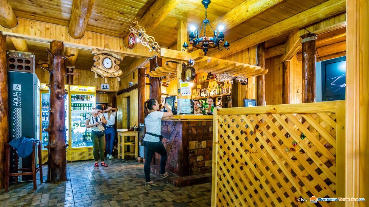 Taverna Ceahlau ドゥラウ エクステリア 写真